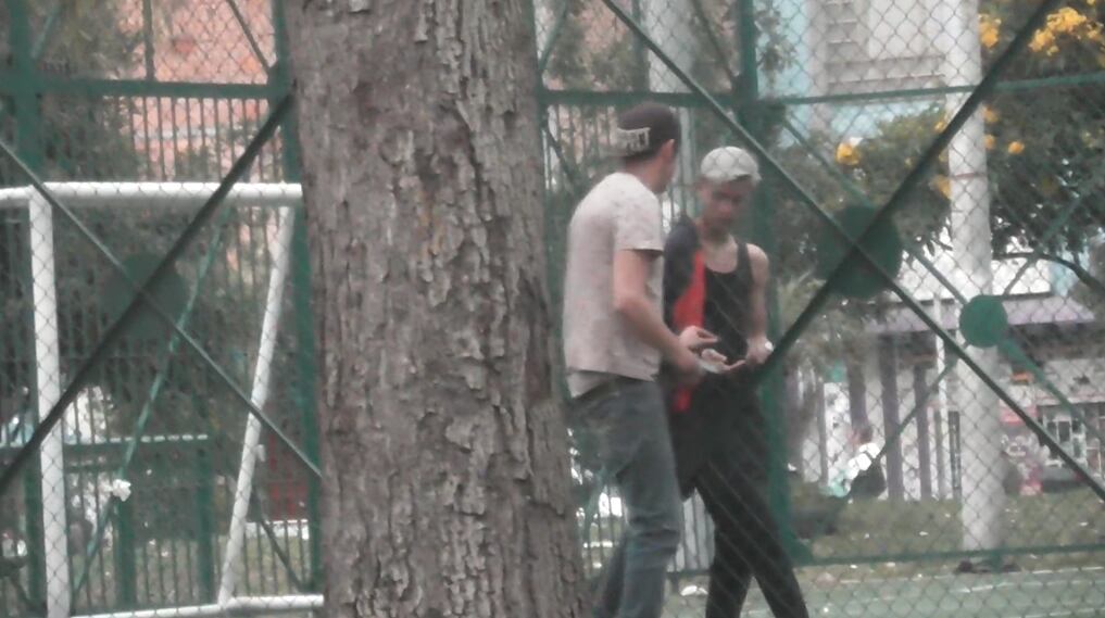 Así cayeron los Linterama, la banda dedicada a repartir droga en dos parques de Engativá, en Bogotá