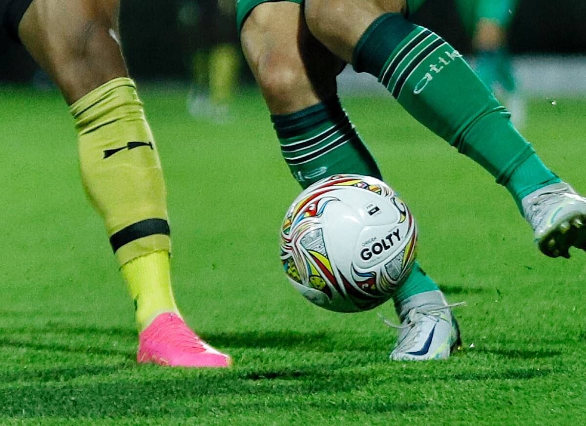 La SIC Súper investiga a clubes del fútbol colombiano.