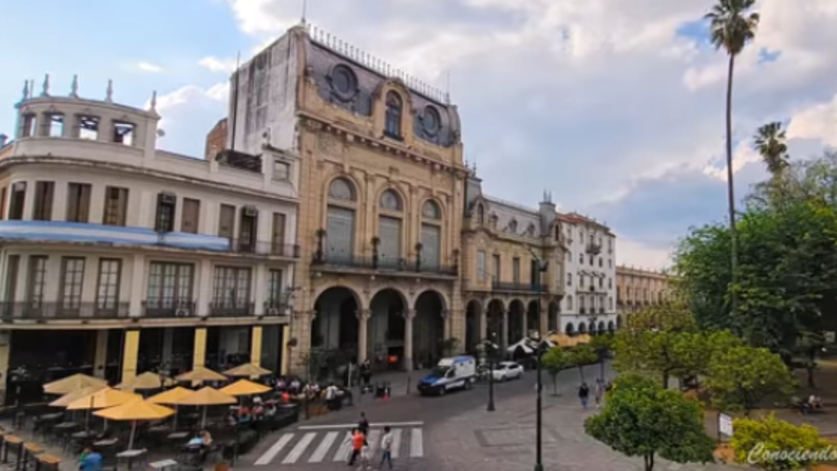 Plaza 9 de julio en Salta, Argentina