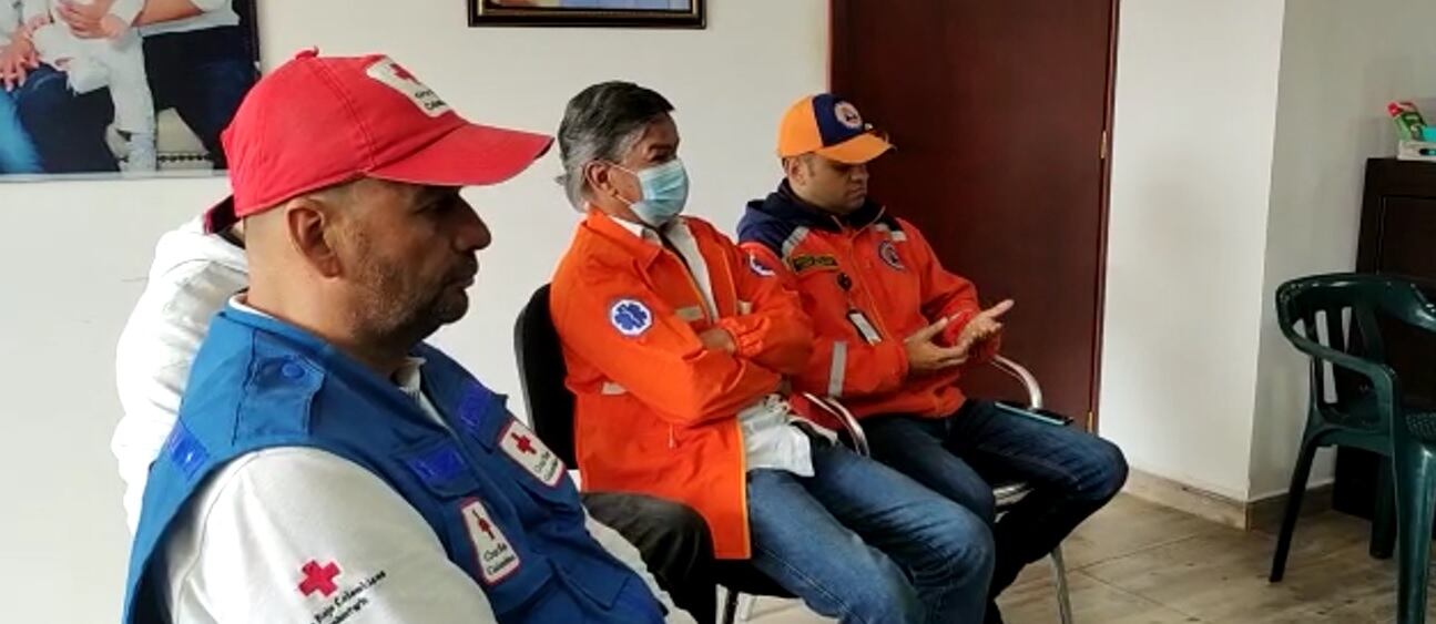 Habitantes de Sevilla, Valle, recibieron ayudas humanitarias tras verse afectados por las fuertes lluvias.