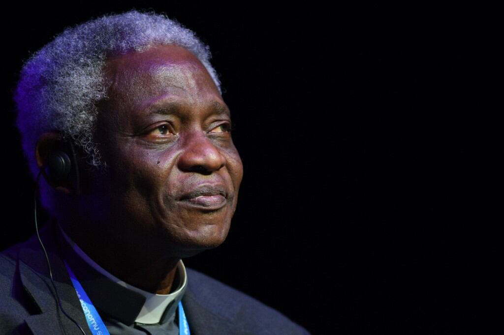 El cardenal Peter Kodwo Appiah Turkson durante el día inaugural de la Cumbre de Economía Open Eyes, en el Centro de Congresos ICE de Cracovia, en Polonia, el martes 19 de noviembre de 2019 (Foto de Artur Widak/NurPhoto/NurPhoto vía AFP)