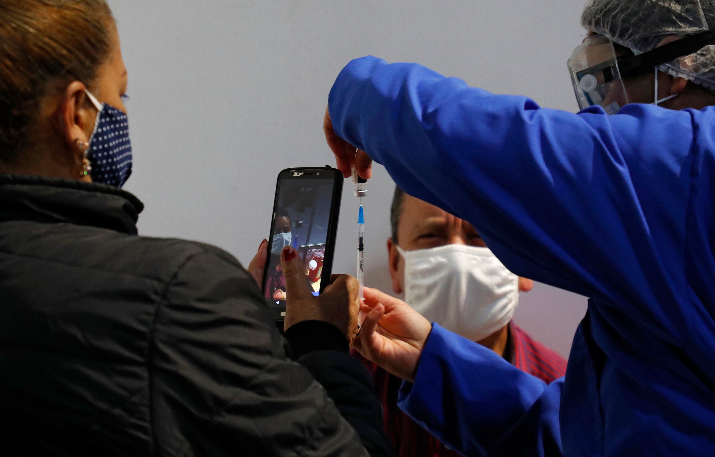 Compensar y Nueva EPS abren en Corferias el punto de vacunación contra el Covid 19 mas grande del pais
centro de vacunación masiva
Bogota junio 8 del 2021
Foto Guillermo Torres Reina / Semana