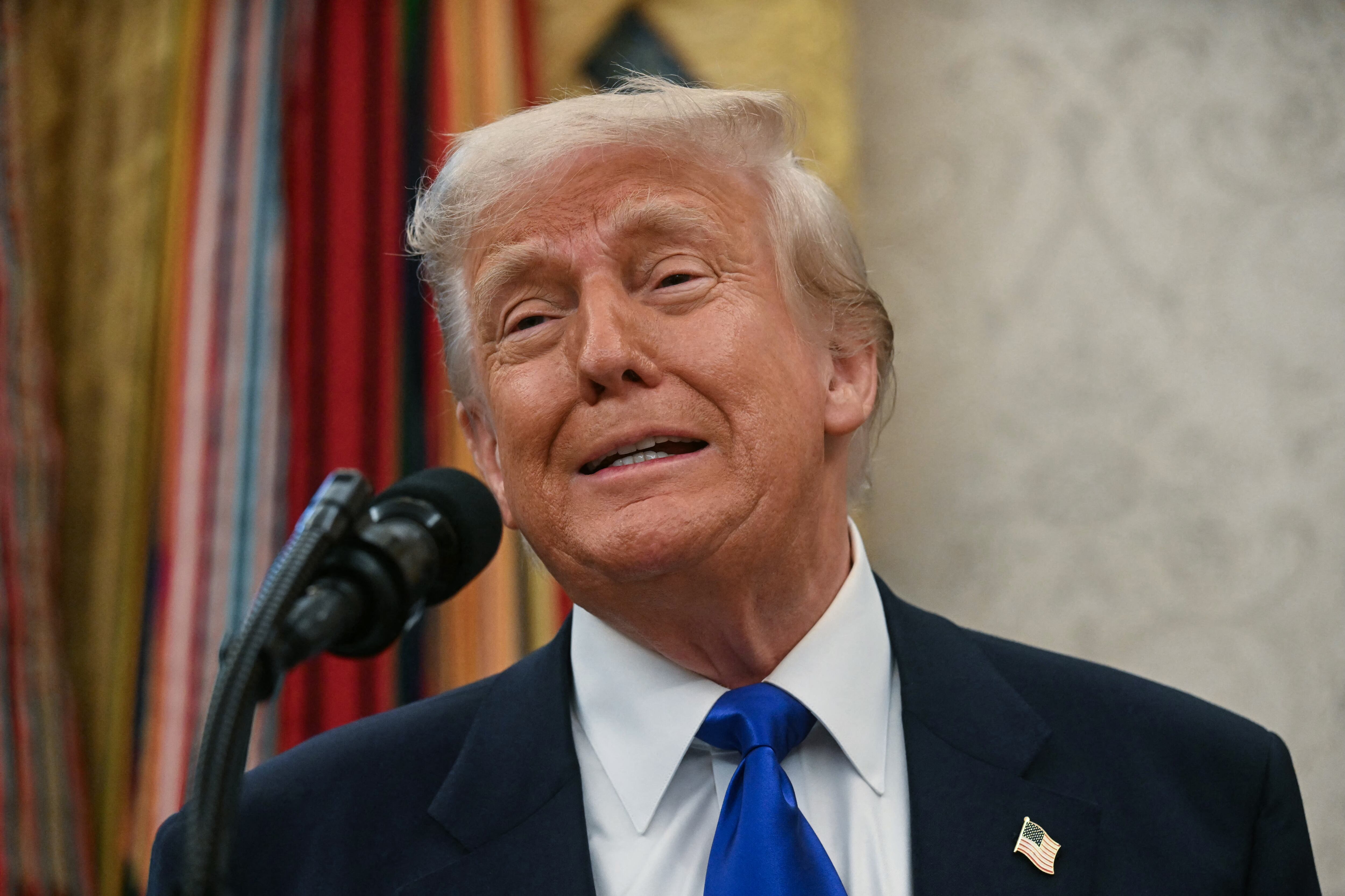 Donald Trump afirmó que no sabe si debe respetar la Constitución de Estados Unidos.