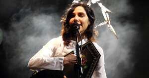 La artista PJ Harvey, durante un concierto en Coachella.