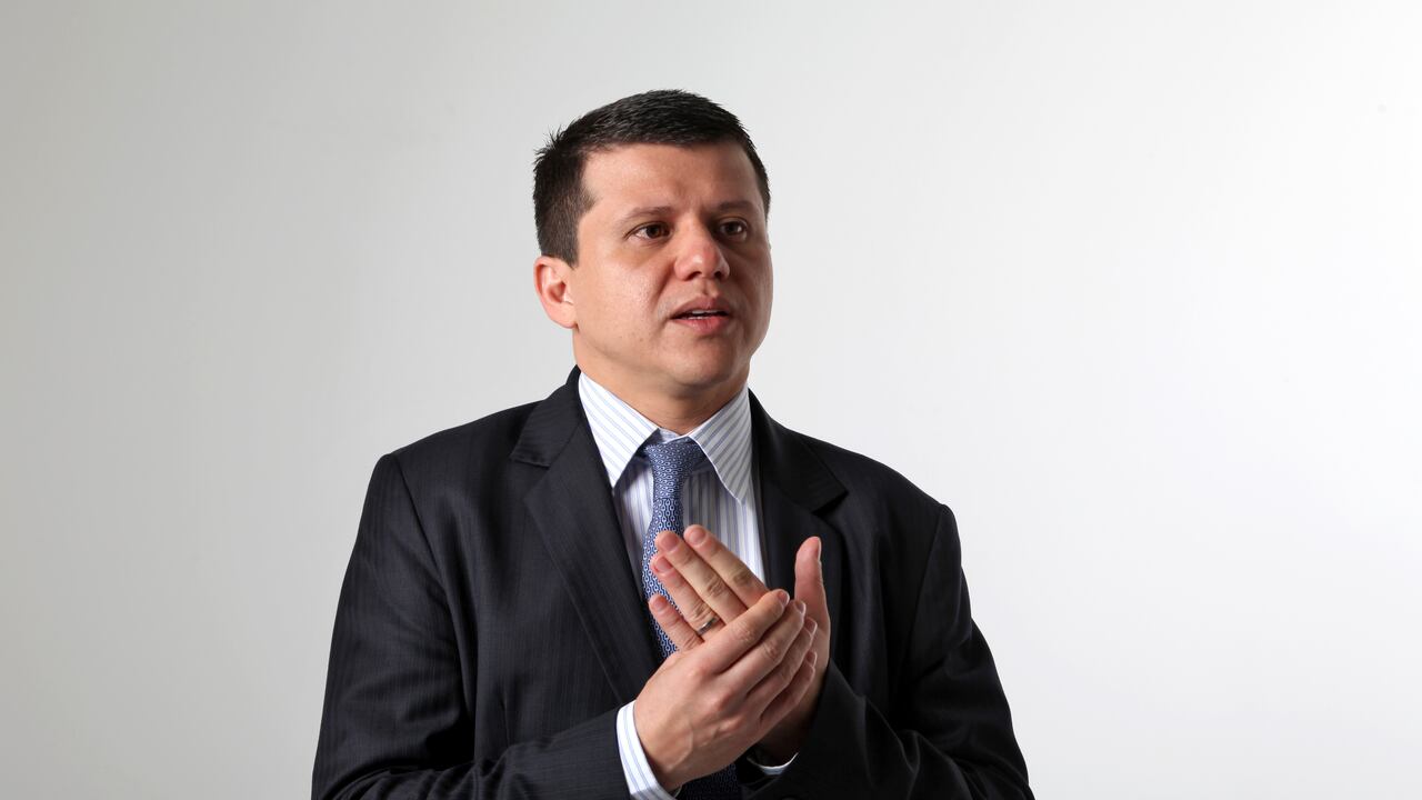 BERNARDO MIGUEL ELIAS. PRESIDENTE COMISION TERCERA DEL SENADO
BOGOTA MARZO 22 DE 2012
FOTO ALEJANDRO ACOSTA-REVISTA DINERO