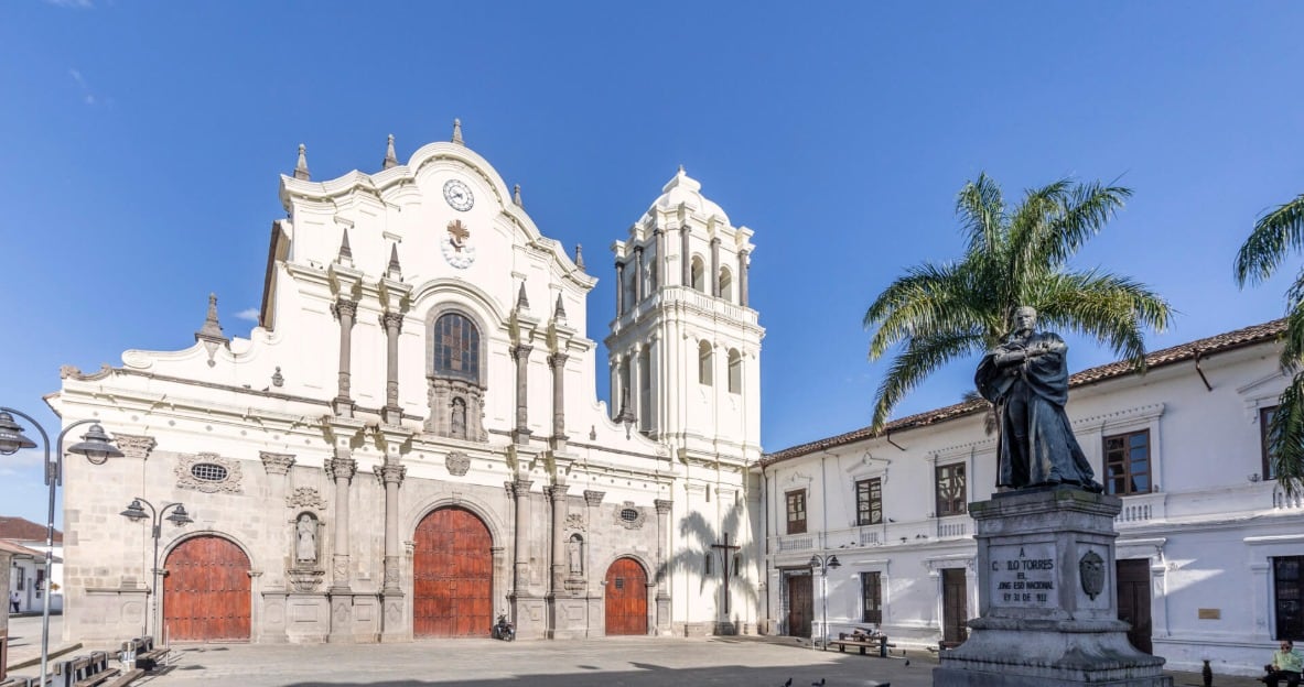 Popayán, ciudad que destaca por su arquitectura colonial y tradición histórica