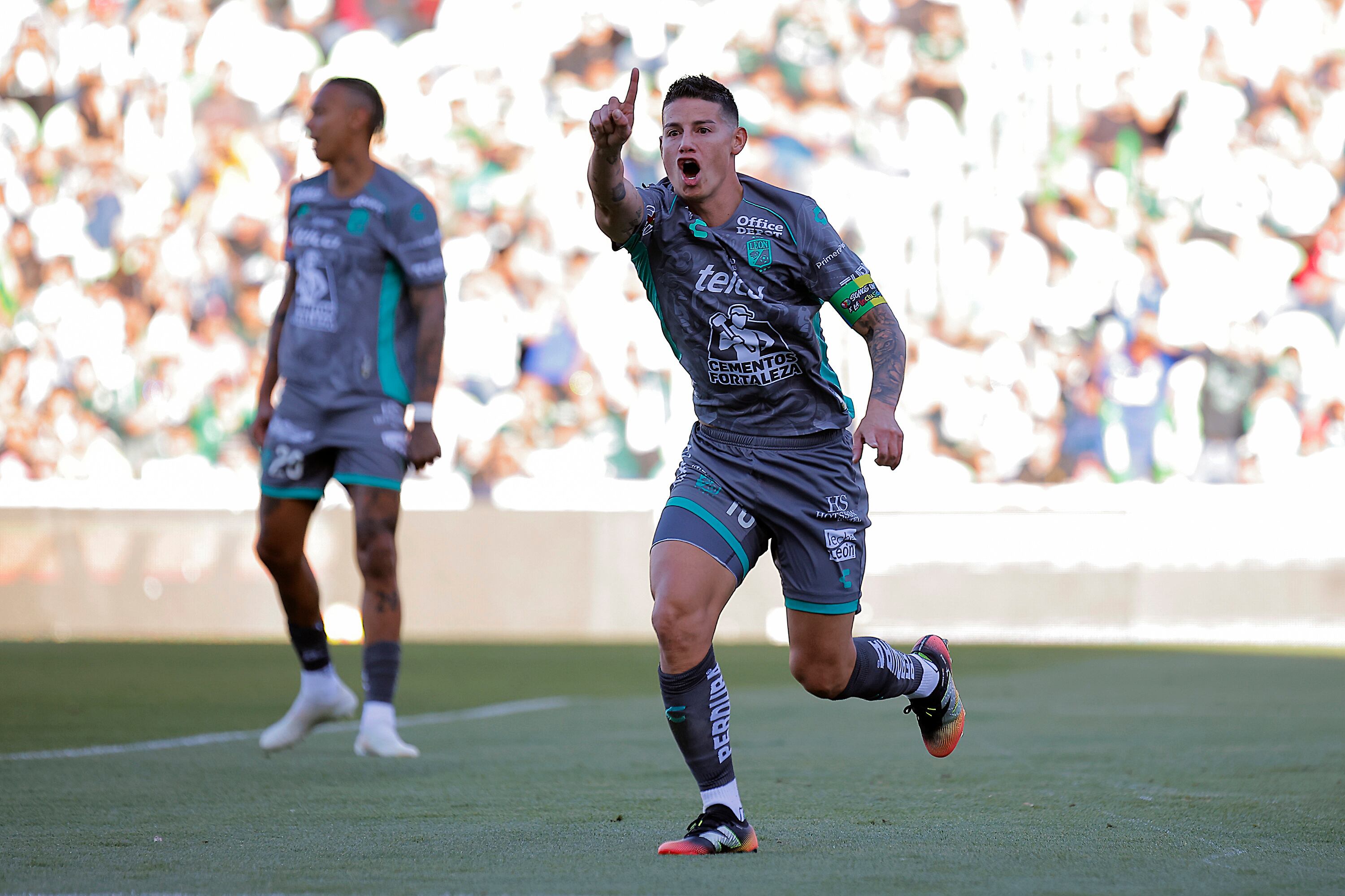 Berizzo dejó en claro que el balón tiene que pasar más por el número 10.