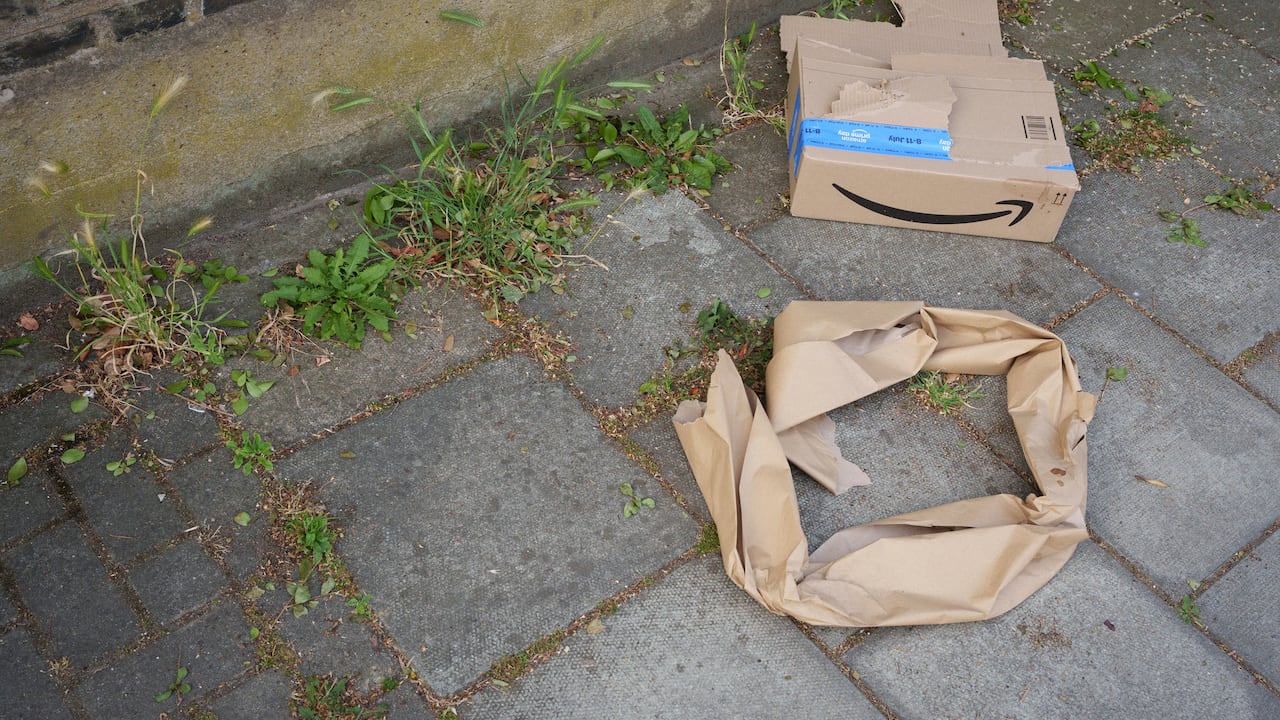 Caja de Amazon que se usa para los envíos