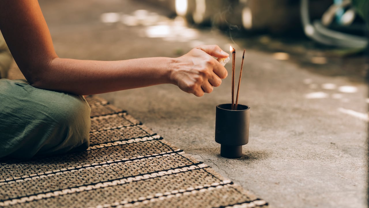 Investigadores han descubierto una alternativa eficaz y natural para mantener el hogar fresco: preparar un ambientador casero con bicarbonato de sodio.