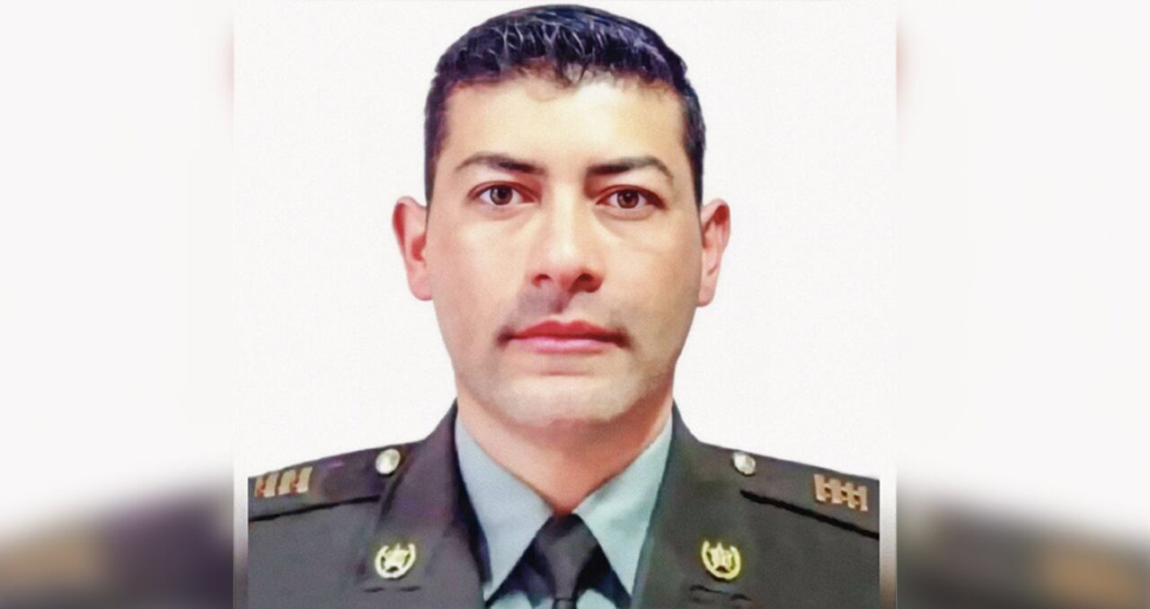 El mayor Jesús Alberto Lozano era el jefe de la Sijín en el municipio de Soacha, Cundinamarca. Fue asesinado a sangre fría y su familia reclama justicia.