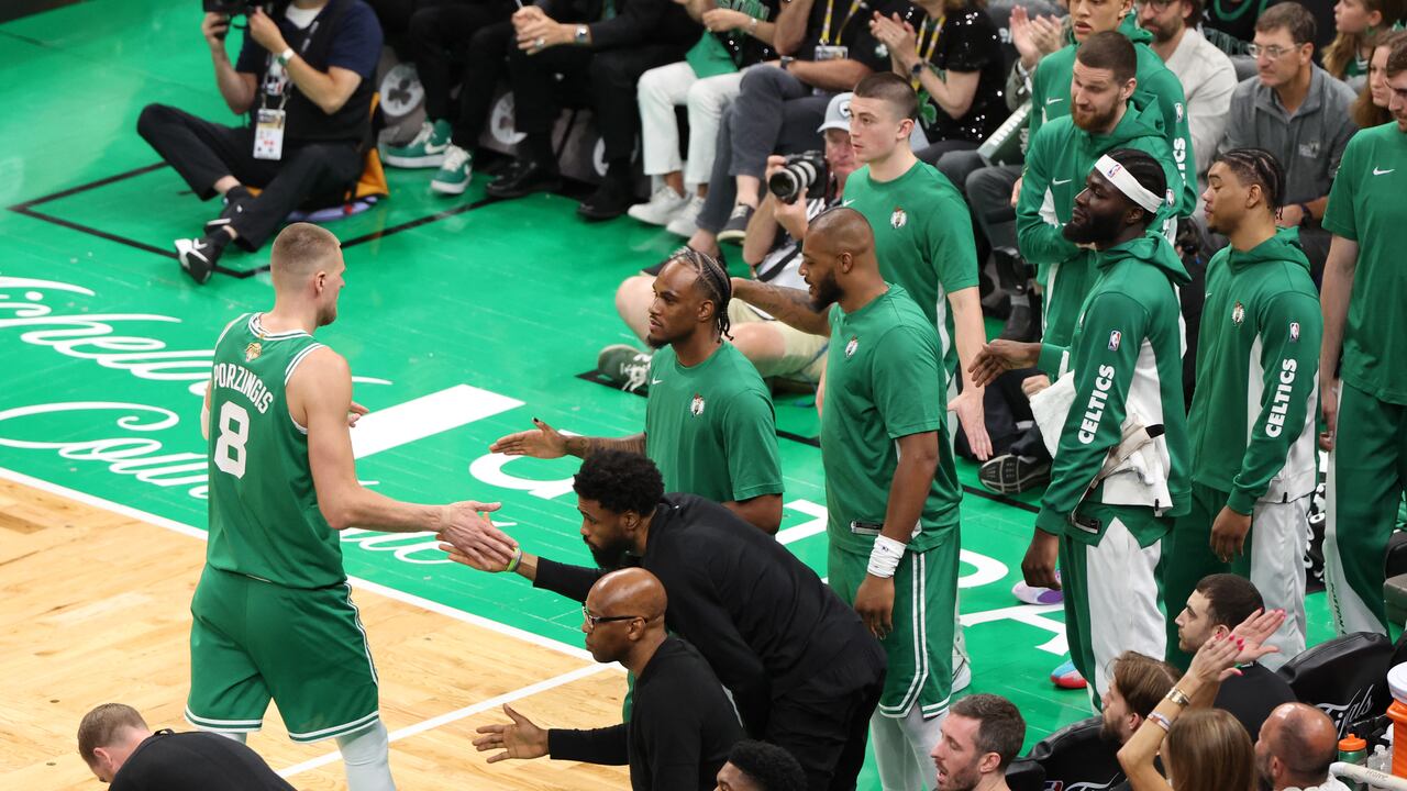 Boston pierde la serie 3 a 2, deberá ganar los dos siguientes partidos si quieren llegar a la final de conferencia.