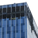 Un edificio resultó afectado por un ataque de drones hoy 24 de julio en Moscú