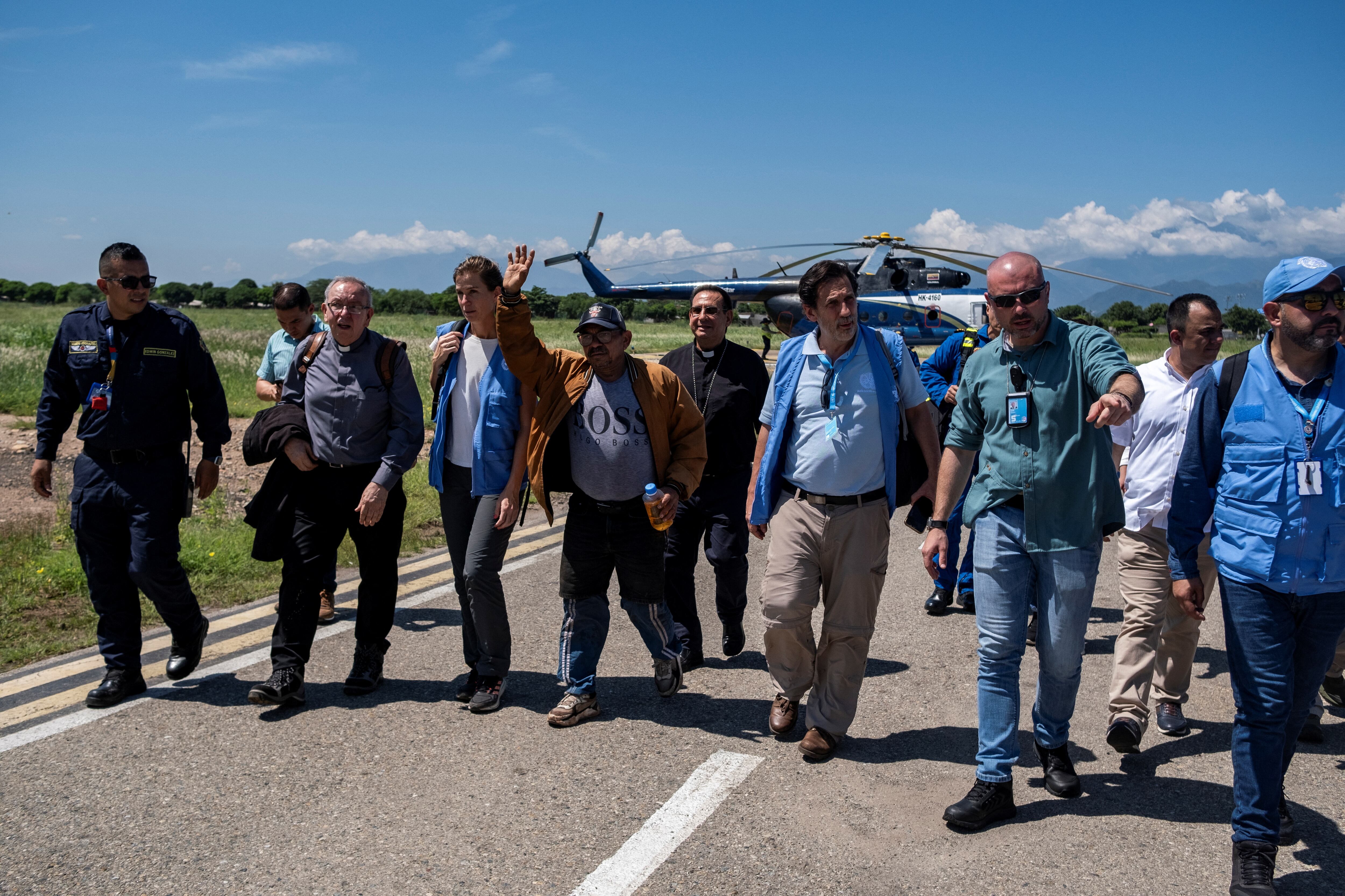 Luis Manuel Diaz, father of Liverpool player Luis Diaz, waves after he was freed by Colombia's National Liberation Army (ELN), in Valledupar, Colombia November 9, 2023. Esteban Vanegas/Mision ONU (UNVMC)/Handout via REUTERS ATTENTION EDITORS -THIS IMAGE HAS BEEN SUPPLIED BY A THIRD PARTY NO RESALES. NO ARCHIVES