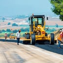 La maquinaria liviana está compuesta por equipos compactos, livianos y manipulables que se emplean principalmente en labores de movimientos de tierras y excavaciones.