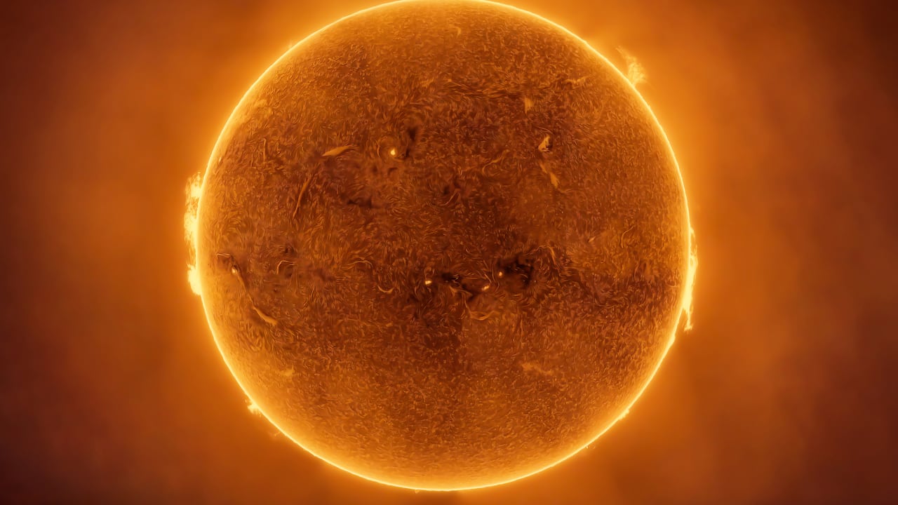 Este tipo de tormentas puede generar efectos visibles en sistemas de navegación satelital, comunicaciones y redes eléctricas.