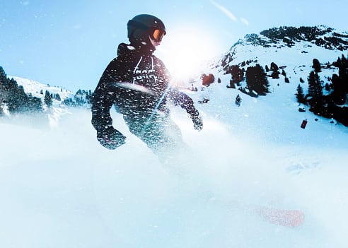 Las autoridades de ese país señalaron que en estos días es posible esquiar en más de cincuenta estaciones, donde la capa de nieve sigue presente, al menos, hasta comienzos de mayo.