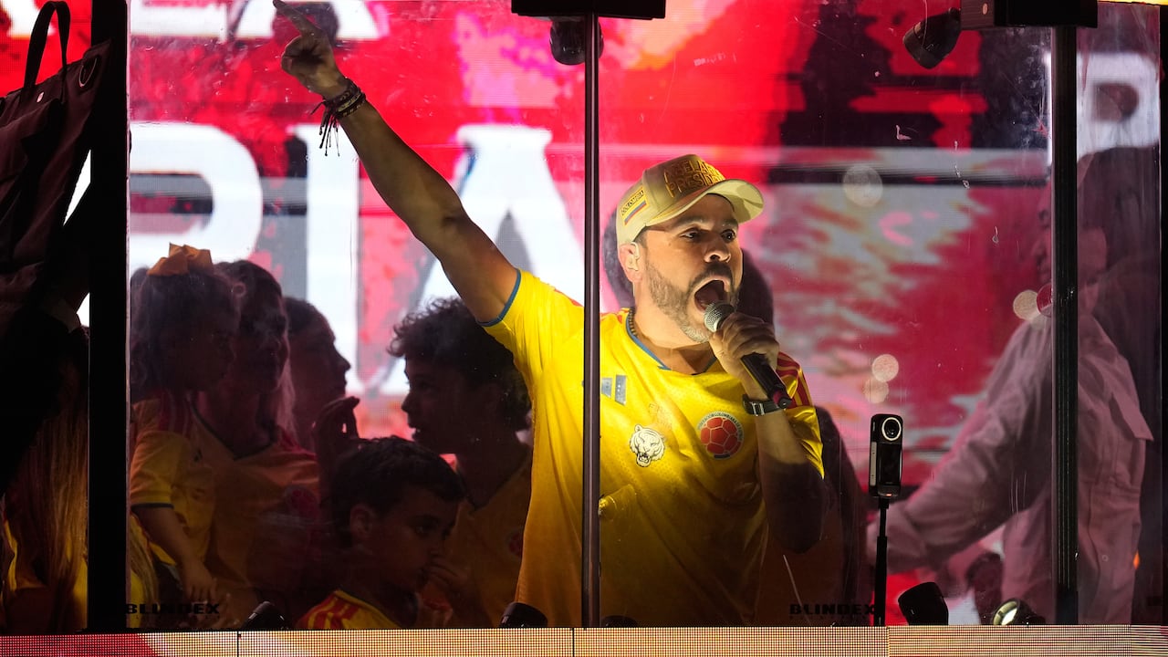 La defensa del candidato Abelardo de la Espriella respondió a la decisión de un juez de prohibirle usar la camiseta de la Selección Colombia.