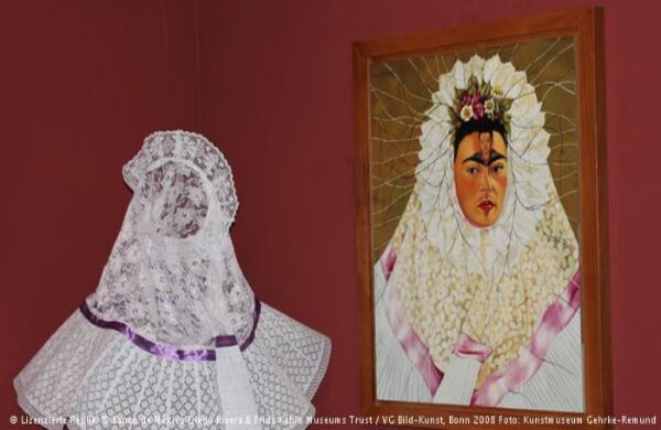 Un amor obsesionante. “Diego en mi mente”, se llama este cuadro. Frida Kahlo y el pintor mexicano Diego Rivera estuvieron casados dos veces, de 1929 a 1939 y de 1940 hasta la muerte de Frida, en 1954. Sus matrimonios estuvieron marcados por el amor y el dolor. En su diario, Frida escribió: “Diego es el nombre del amor”.