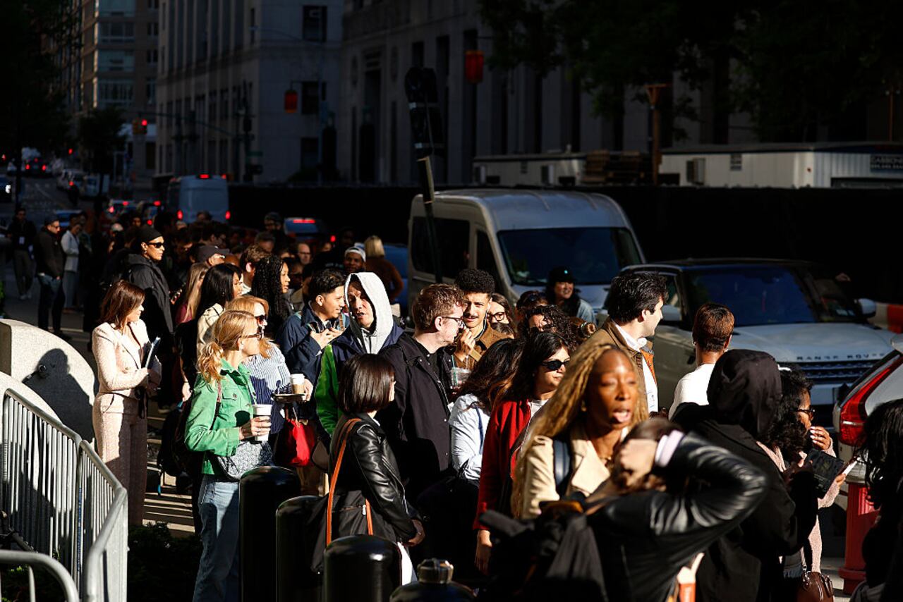 NEW YORK, NEW YORK - MAY 12: Press and jurors wait to enter for the continuation of the jury selection phase of the Sean “Diddy” Combs trial at the Southern District Manhattan Federal court on May 12, 2025 in New York City. Combs has been charged with sex trafficking, racketeering conspiracy, and transporting to engage in prostitution. Combs has been in custody at the Metropolitan Detention Center in Brooklyn New York since his arrest last September and has pleaded not guilty on all charges. (Photo by John Lamparski/Getty Images)