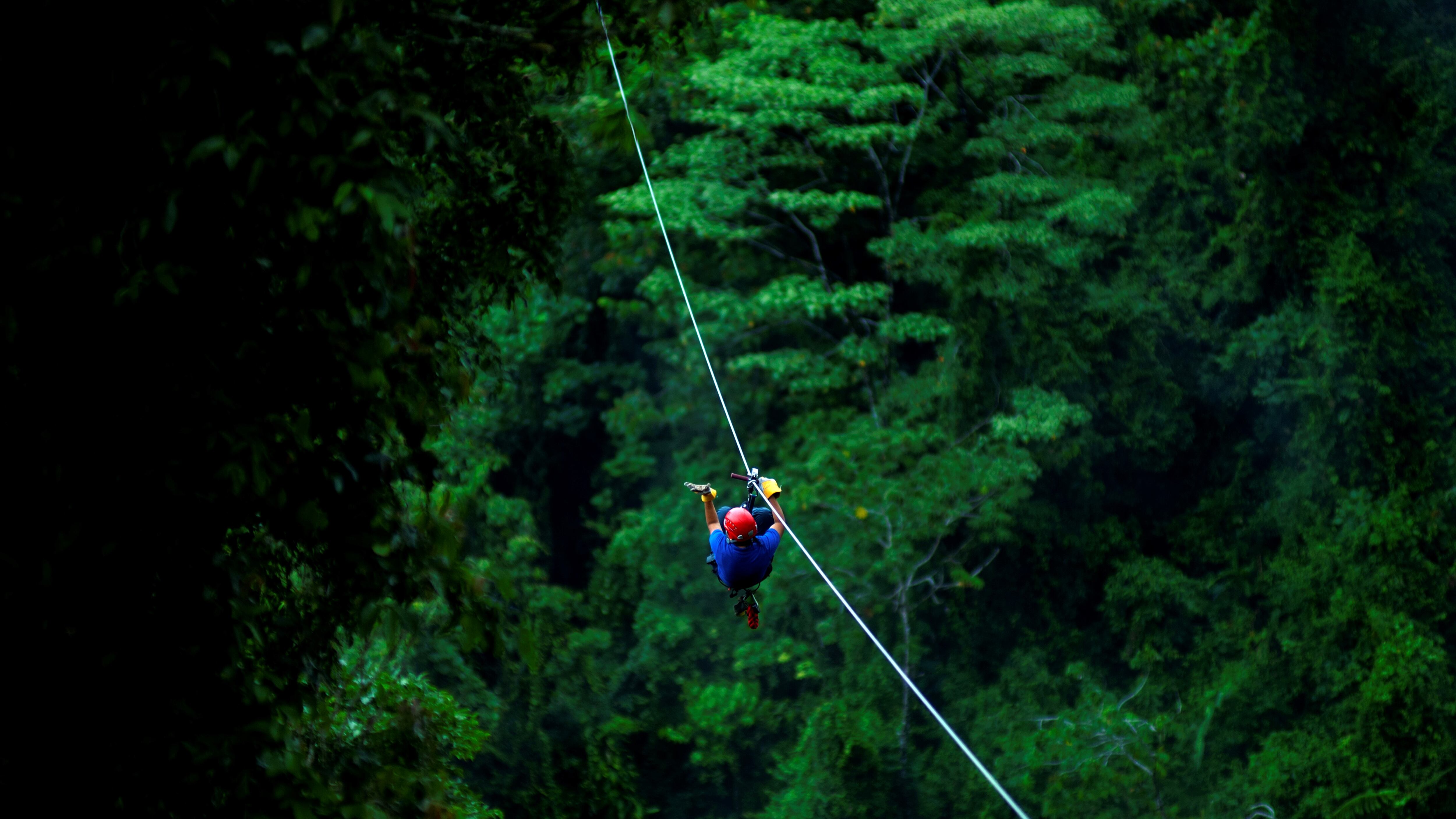 Los asistentes podrán disfrutar de una diversidad de experiencias turísticas que buscan despertar sus sentidos como el túnel de agua, la tirolina y el muro de escalar.