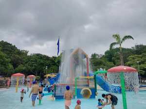 Piscilago, el parque de diversiones en la Vía Bogotá - Girardot, ha actualizado sus tarifas para 2024 para visitantes no afiliados a Colsubsidio, ofreciendo opciones variadas que abarcan desde el acceso básico a atracciones hasta paquetes que incluyen transporte y comida.