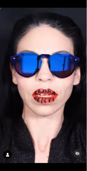 La artista se demora una semana haciendo sus videos. Foto: Instagram @nobodyisugly.