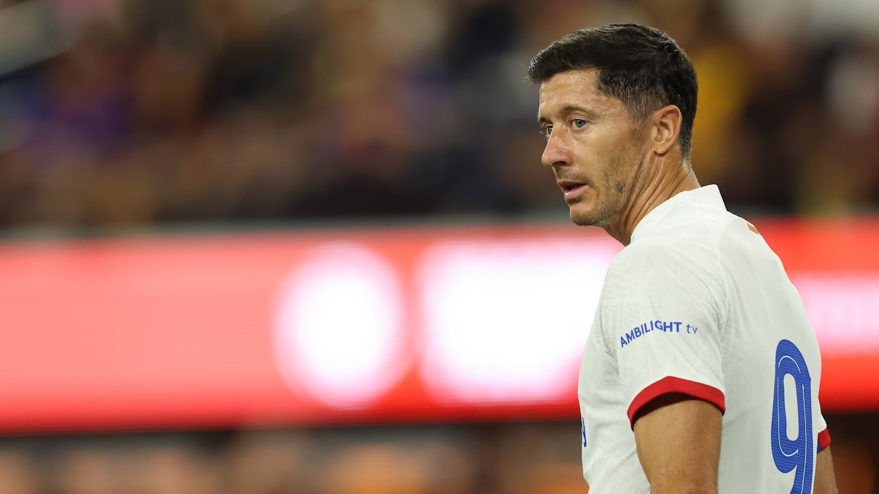 INGLEWOOD, CALIFORNIA - JULY 26: Robert Lewandowski of FC Barcelona during the US Summer Series game between Arsenal and FC Barcelona at SoFi Stadium on July 26, 2023 in Inglewood, California. (Photo by Matthew Ashton - AMA/Getty Images)