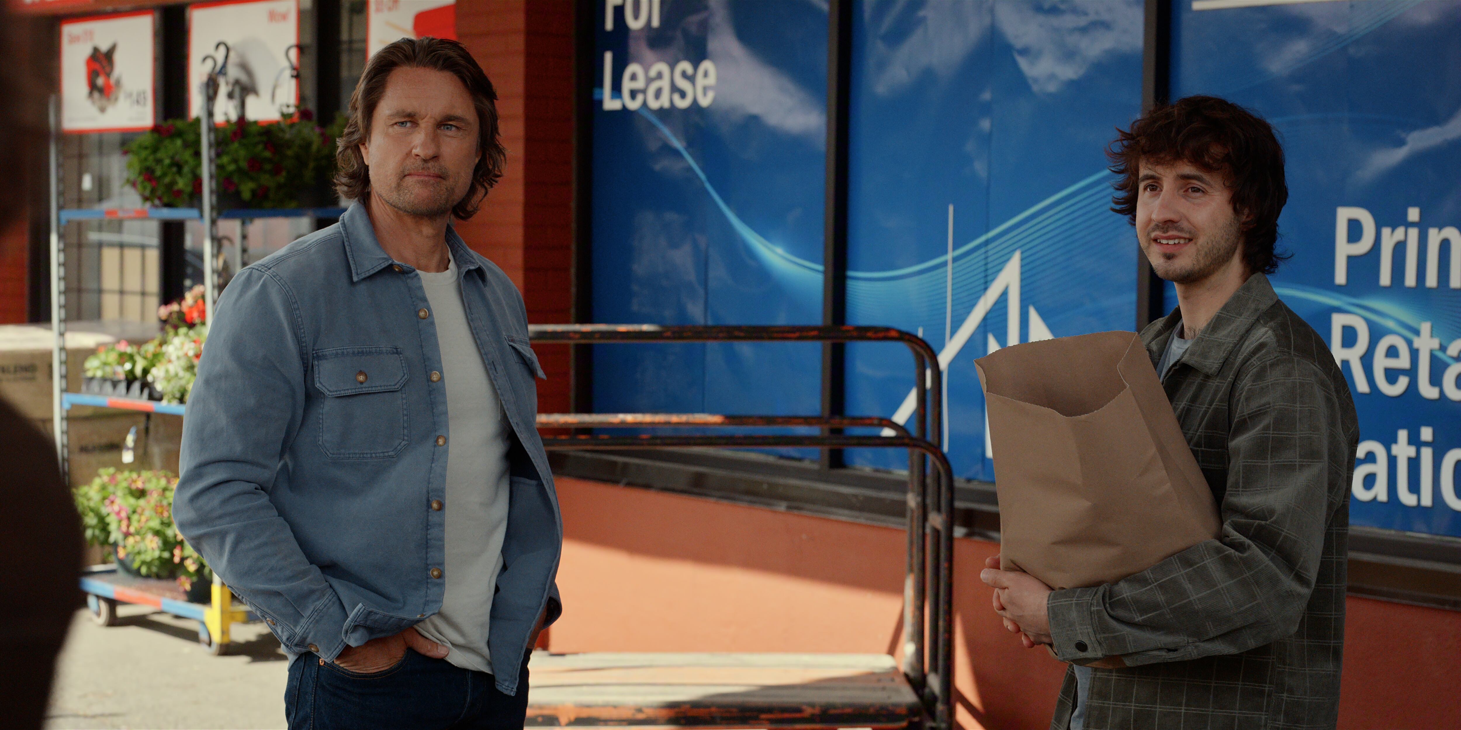 El showrunner de la serie ‘Un lugar para sopa’, Patrick Sean Smith confirmó que el doctor Cameron Hayek, interpretado por Mark Ghanimé, no regresará a la nueva temporada.