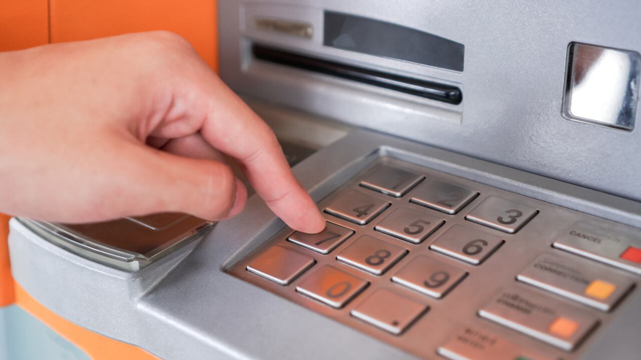 La clonación de tarjetas sigue activa, pero hay formas de identificar el fraude a tiempo.