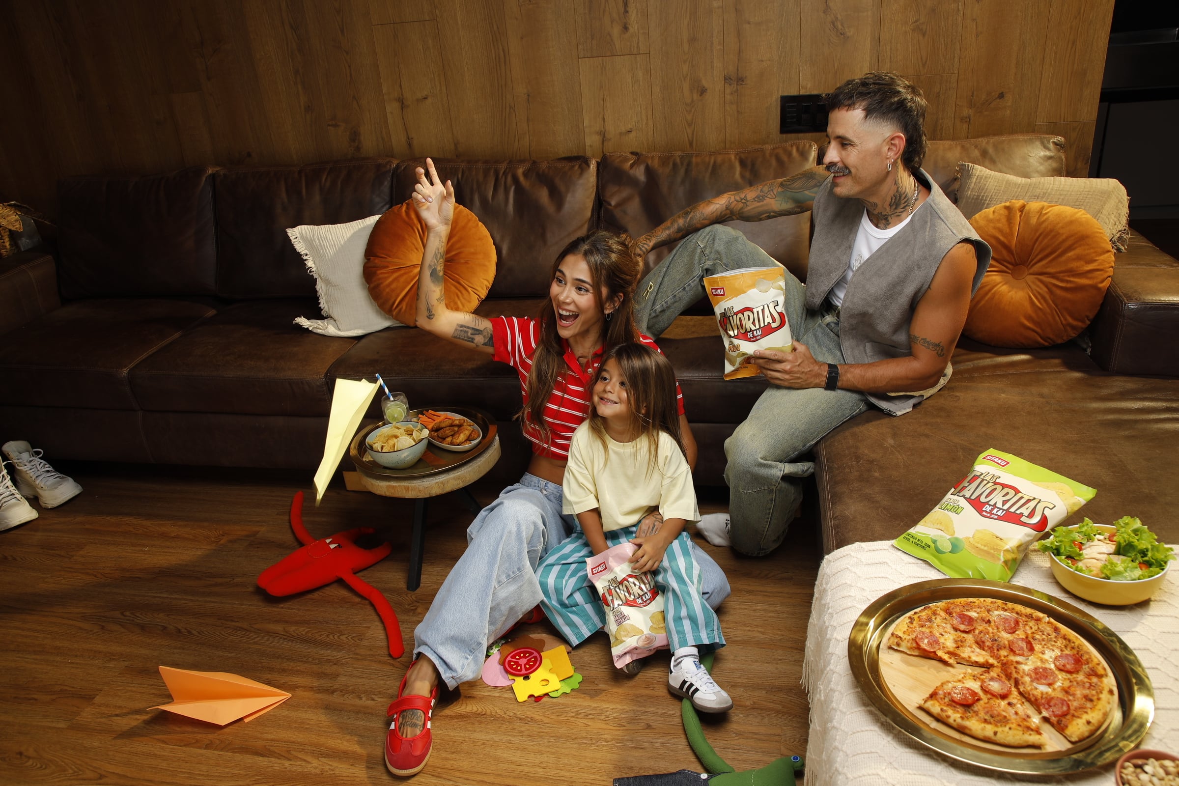 Mike Bahía y Greeicy presentan SITAKU, su nueva apuesta en la industria de snacks