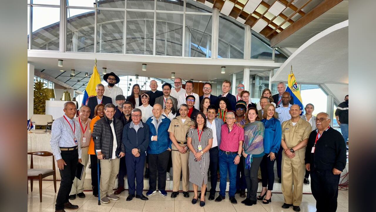 Desde la derecha venezolana critican que el Maduro se preste como garante en un proceso de diálogo cuando él no ha tenido éxito en su espacio de conversaciones con la oposición.