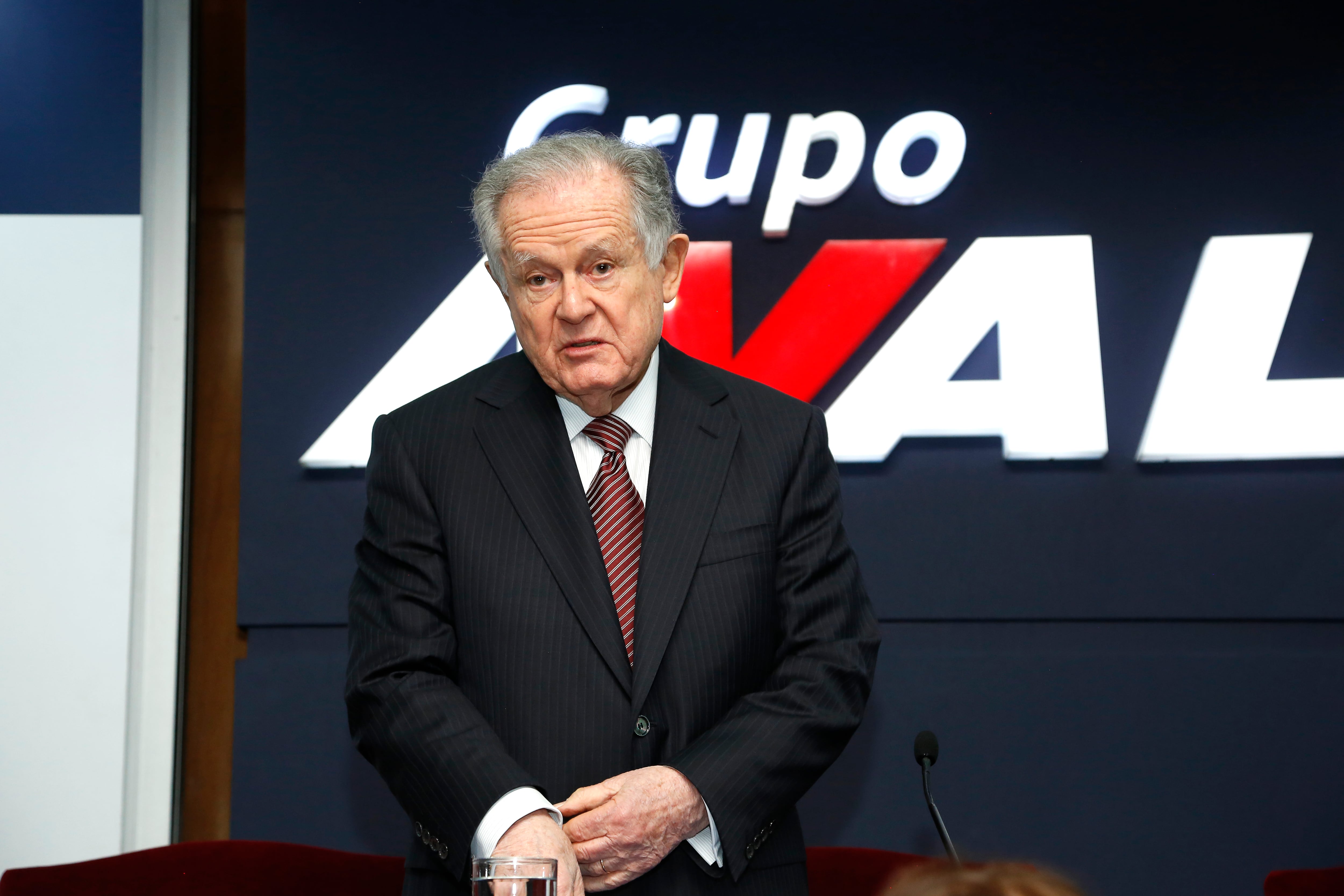 Luis Carlos Sarmiento Angulo
Grupo Aval Acciones y Valores S.A. convoca a los señores Accionistas titulares de
acciones ordinarias a la reunión extraordinaria de la Asamblea General de Accionistas 
mayo 2 2016