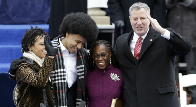 Bill de Blasio en la posesión como alcalde de Nueva York, junto a su familia.