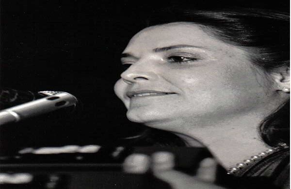 Clara López militó en el Nuevo Liberalismo y luego pasó a la izquierda.