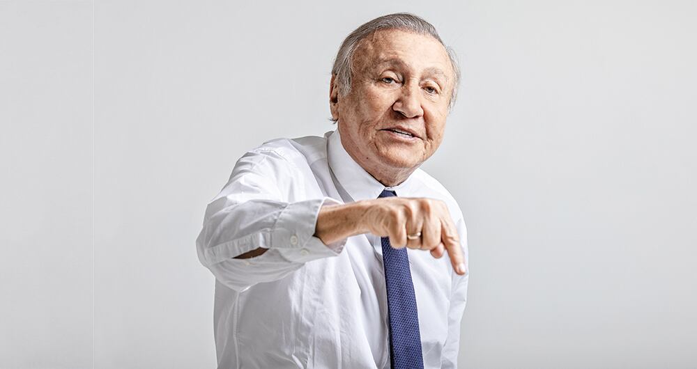  Hernández recuerda que cuando salió del Congreso afirmó que Gustavo Petro no necesitaría opositores. El tiempo, dice, le da la razón.