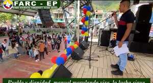 El grupo criminal montó una tarima para hacer el evento público.