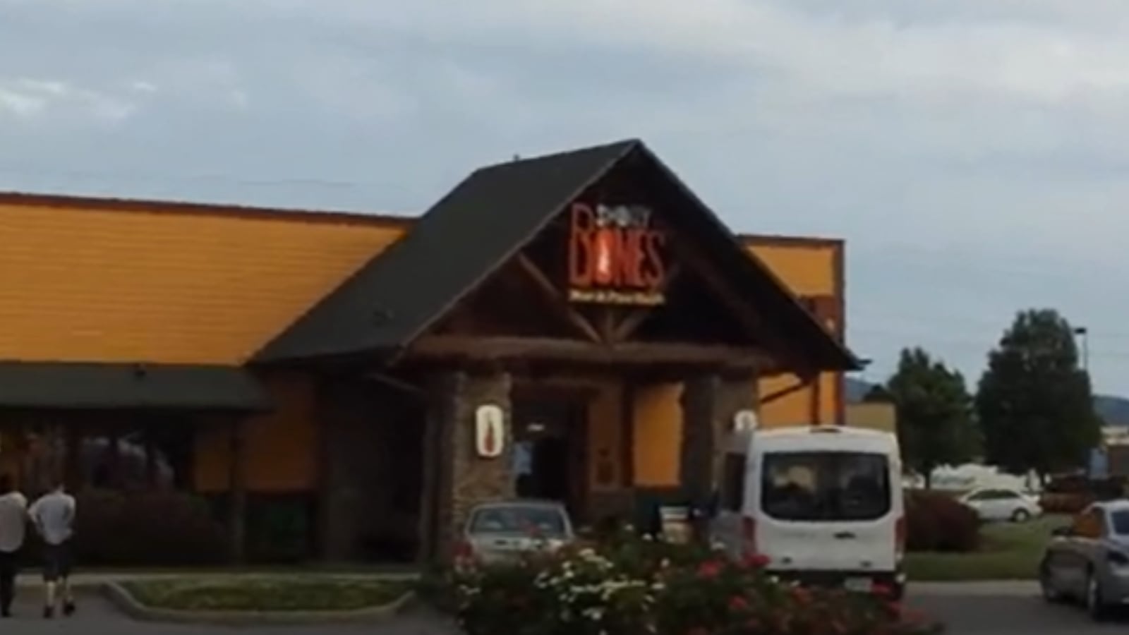 Smokey Bones Bar & Fire Grill