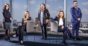 De izquierda a derecha:Carolina Merchán, rectora del Anglo Americano; Luz Danis Reyes, rectora del Boston Internacional; Esperanza Rivas, rectora del Diana Oese; Claudia González, rectora del Colombo Americano CAS, y Juan Carlos Arias, rector del Liceo Campo David.