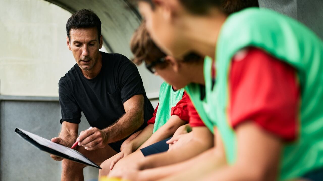 El plan de educación se centra en casos prácticos que forman parte del día a día de la industria deportiva.