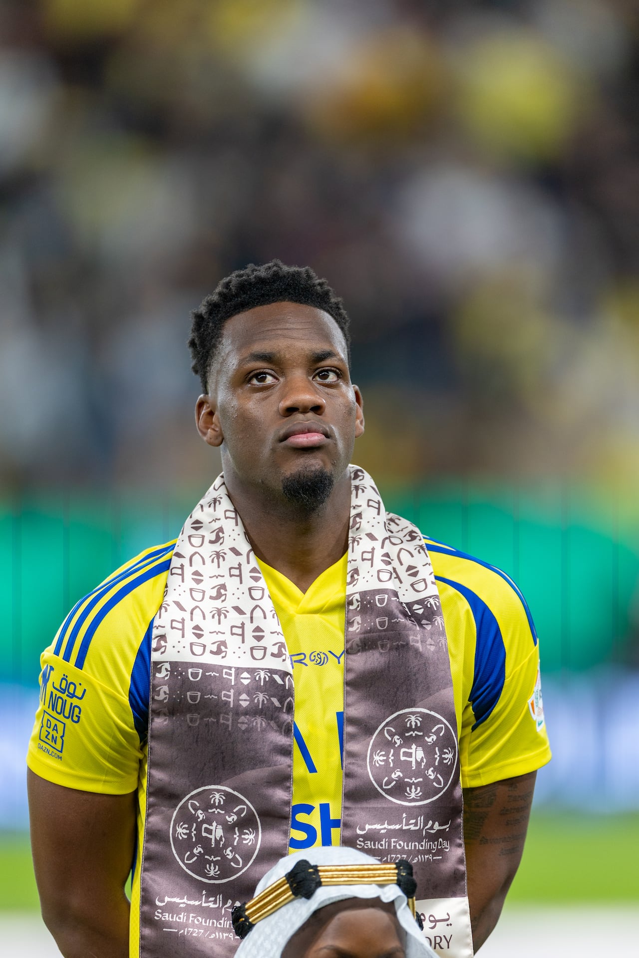 Jhon Duran del Al-Nassr FC durante la alineación previa al partido de la Saudi Pro League entre el Al Nassr y el Al Ettifaq en el Al -Awwal Park el 21 de febrero de 2025 en Riad, Arabia Saudí.