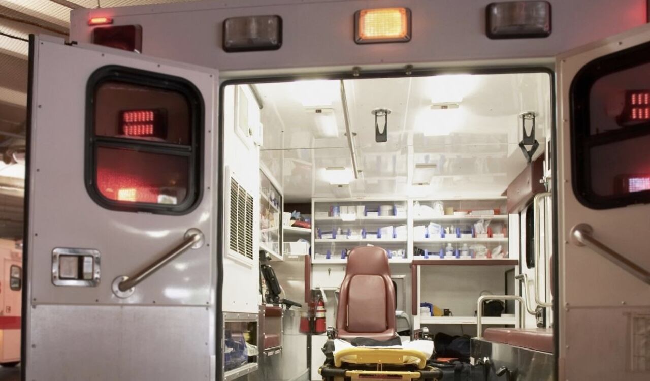 Las ambulancias nuevas de Bogotá, están lejos de ser aquellas de primer nivel que se necesitan para atender urgencias. Así se ve una ambulancia de Estados Unidos en su interior.