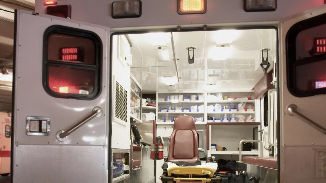 Las ambulancias nuevas de Bogotá, están lejos de ser aquellas de primer nivel que se necesitan para atender urgencias. Así se ve una ambulancia de Estados Unidos en su interior.