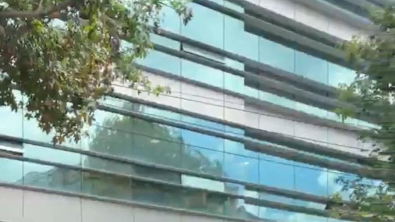 Domiciliarios de Rappi realizan manifestación en la sede de la empresa en la ciudad de Bogotá.