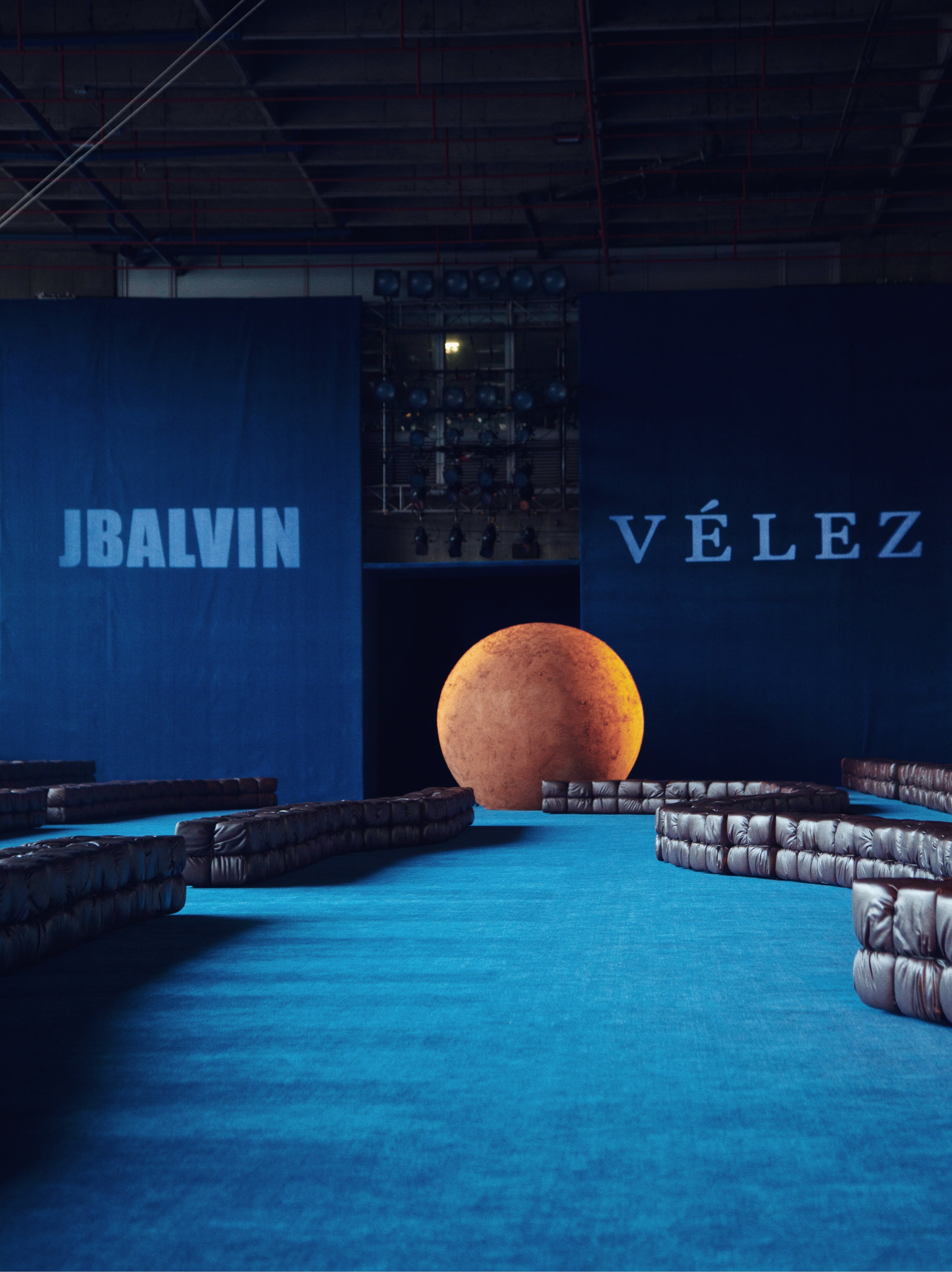 Pasarela ‘Artisan Gang in the City’ de Vélez junto a J Balvin durante la edición número 37 de Colombiamoda.