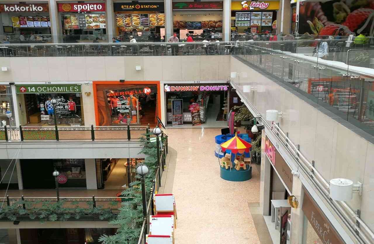 El ataque terrorista se dio un día antes de la celebración del Día del Padre, lo cual afectó el comercio en el Centro Comercial. 