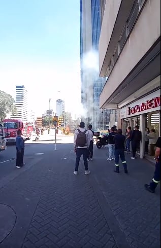 De acuerdo con las versiones preliminares, el objeto que estalló sería un transformador.