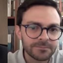 Óscar Iván Zuluaga y su hijo Iván en medio de la audiencia de imputación.