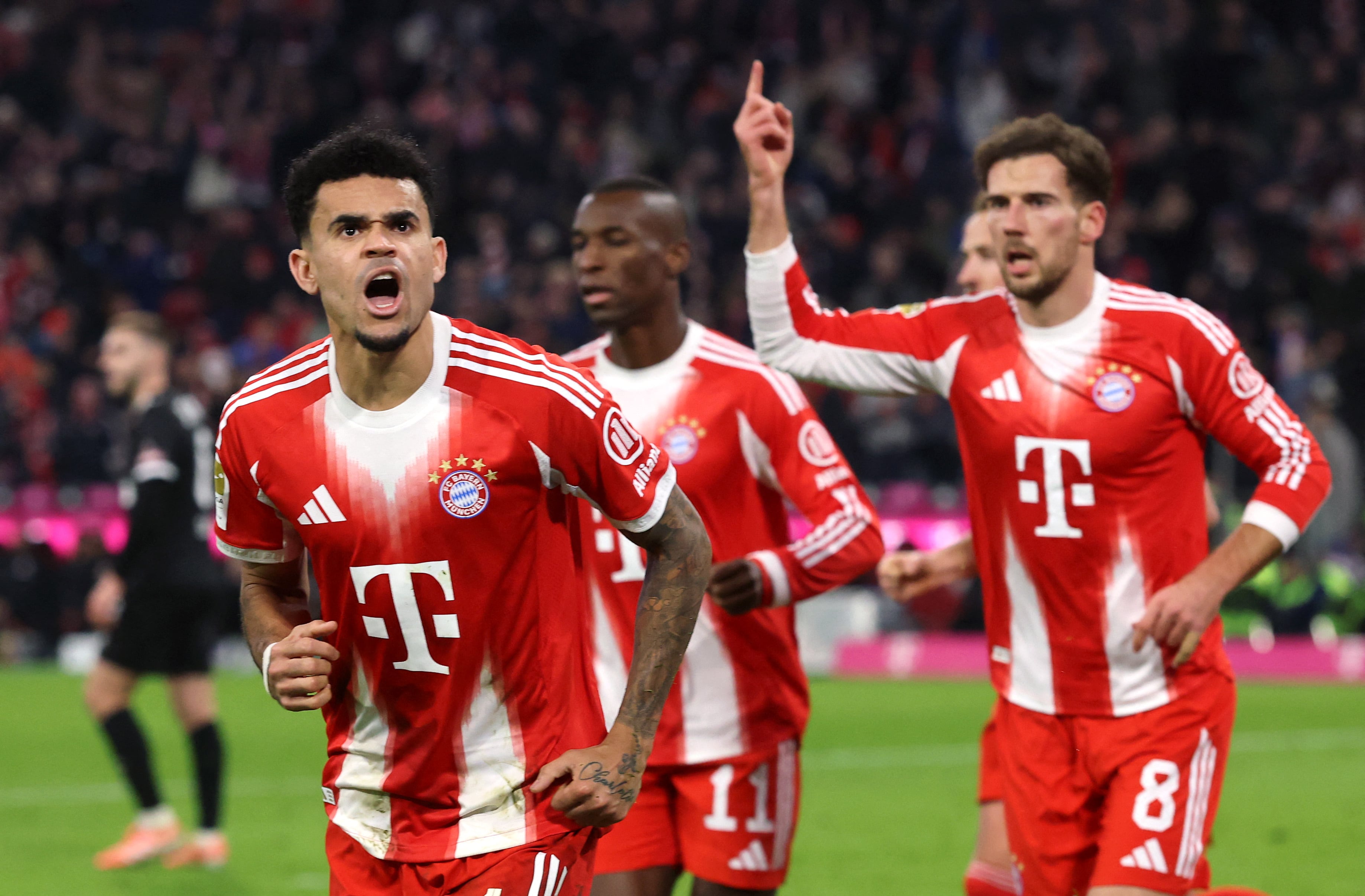 MUNICH, GERMANY - NOVEMBER 29: Luis Diaz of Bayern Munich celebrates scoring his team's second goal during the Bundesliga match between FC Bayern M�nchen and FC St. Pauli at Allianz Arena on November 29, 2025 in Munich, Germany. (Photo by Alexander Hassenstein/Getty Images) (Photo by ALEXANDER HASSENSTEIN / GETTY IMAGES EUROPE / Getty Images via AFP)
