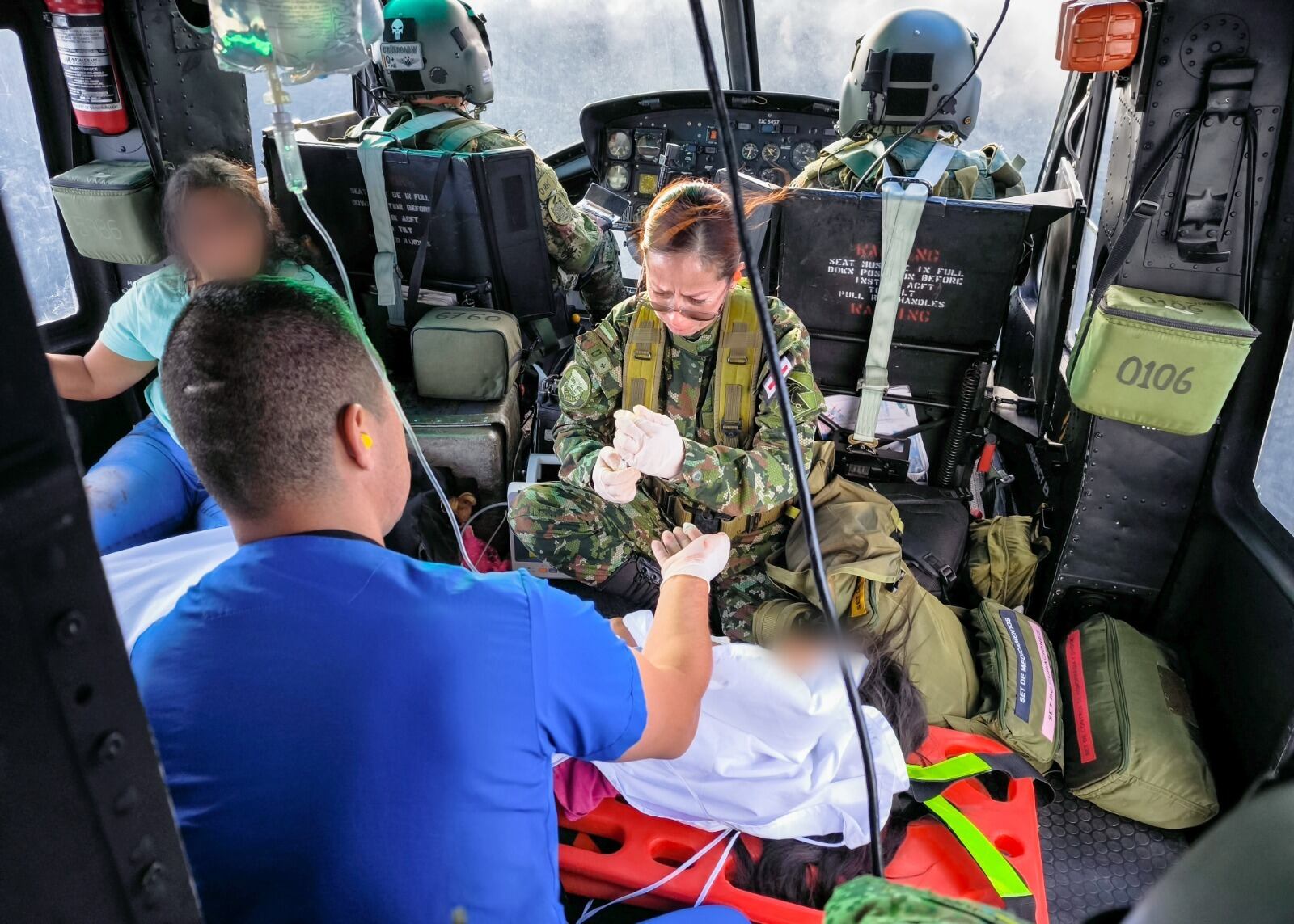 Militares brindaron primeros auxilios a menor de edad herida en campo minado de las disidencias de las Farc de Iván Mordisco.