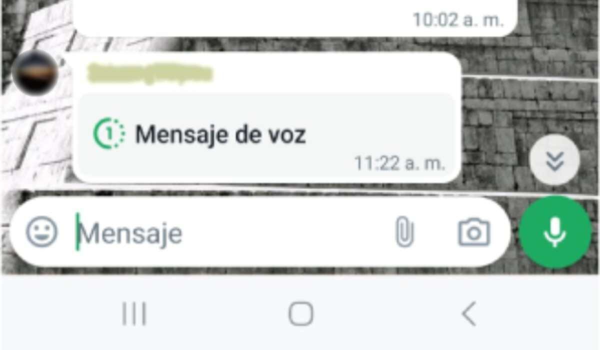 WhatsApp deja enviar 'audios bomba', con bloqueo para escucharlos una sola vez.